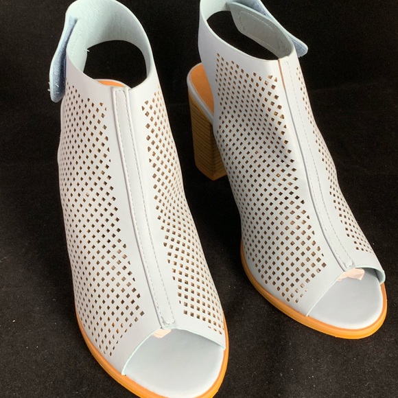 Beston NEW baby blue laser cut mule style sandals - Picture 2 of 6